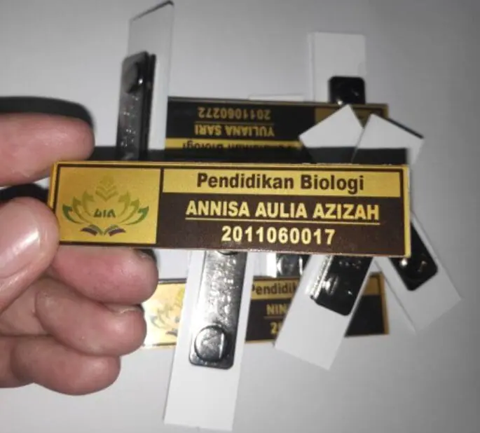 Cara Membuat Name Tag Dada